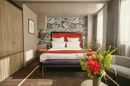 The One Alma Paris - 40