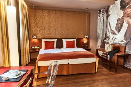 Vier Jahreszeiten Kempinski - 43