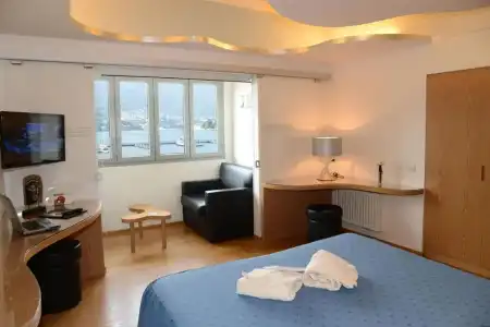 Metropole Suisse - 13