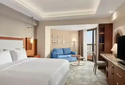 Ramses Hilton - 86