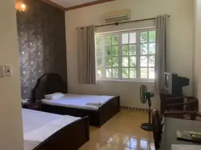 Hoang Yen - 26