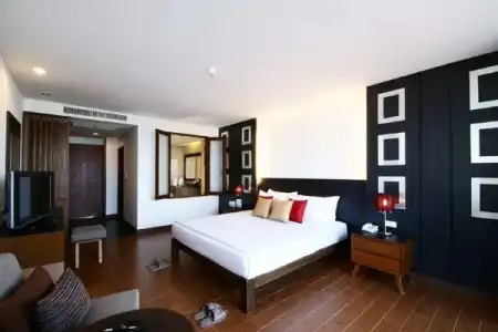 J Pattaya - 45