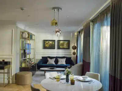 The Guardsman and Residences - 53