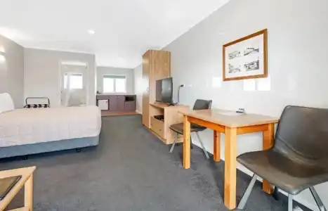 Tower Lodge Motel - 66