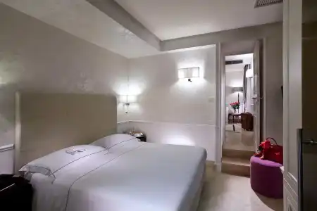 The Ashbee - 71