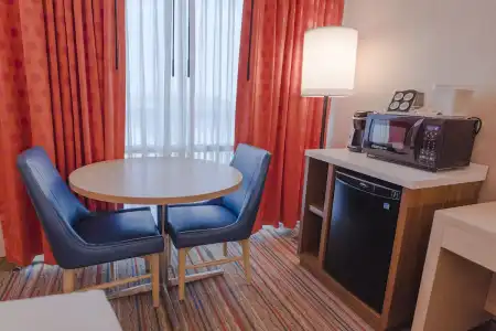 Howard Johnson by Wyndham Anaheim and Water Playground - 113