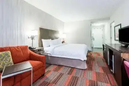 Hampton Inn Charlotte-Uptown - 52