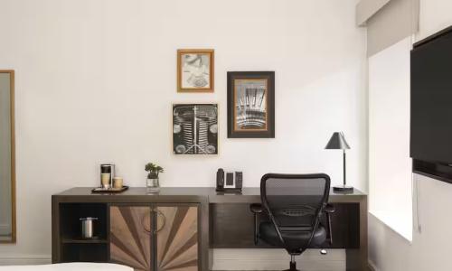 Martinique New York on Broadway, Curio Collection by Hilton - 55