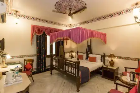Umaid Mahal - A Heritage Style Boutique - 4