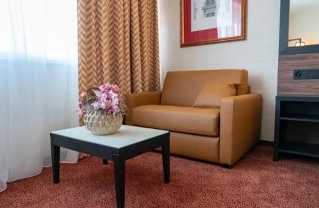 Nash Suites Airport - 35