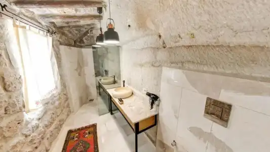Panoramic Cave & Spa - 43