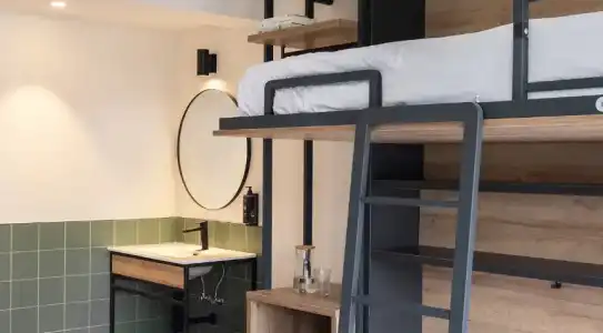 LATROUPE Grand Place Hostel - 45