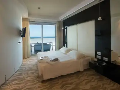 Premier & Suites - 70