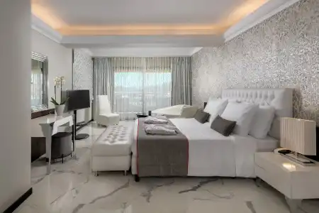 La Marquise Luxury Resort Complex - 73