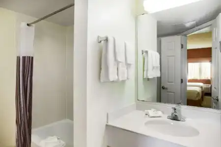 La Quinta Inn by Wyndham Austin Capitol / Downtown - 35