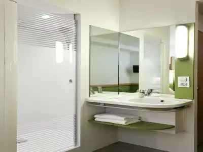 Ibis Budget Málaga Centro - 23