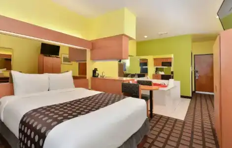 Quality Inn & Suites Fort Worth North - Haltom City - 32