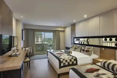 Delphin Imperial Lara - 57