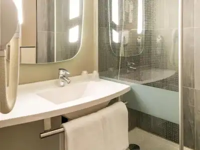 Ibis Paris Gare du Nord Château-Landon 10ème - 13