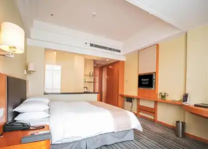 Ramada Plaza by Wyndham Shanghai Pudong Airport - 38
