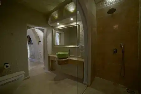Panoramic Cave & Spa - 35