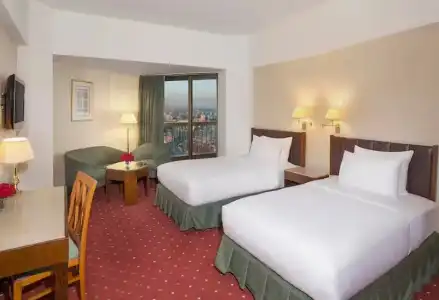 Ramses Hilton - 50