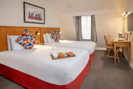 Queensway Sure Collection By Best Western - 9