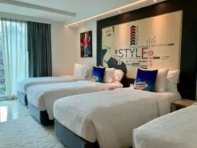 Clover Asoke - 4
