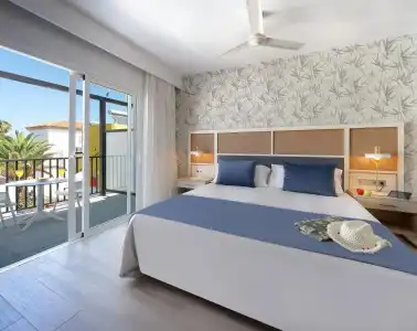 Broncemar Beach Suites - 40