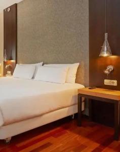 NH Barcelona Eixample - 35