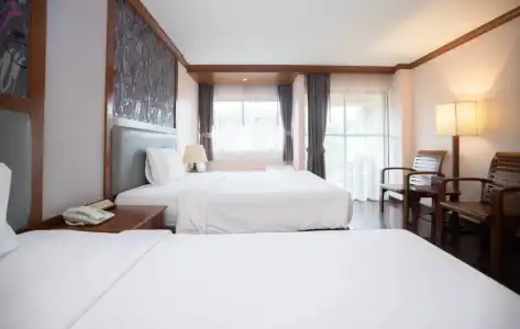 Baumanburi Patong - 69
