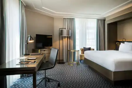 Hilton Vienna Plaza - 47