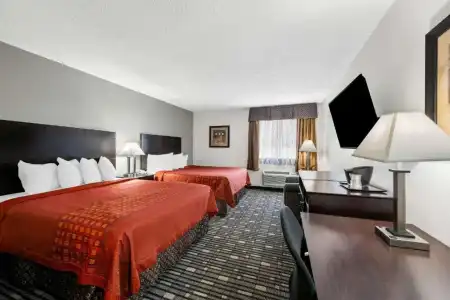 SureStay Plus by Best Western Lubbock Medical Center - 32