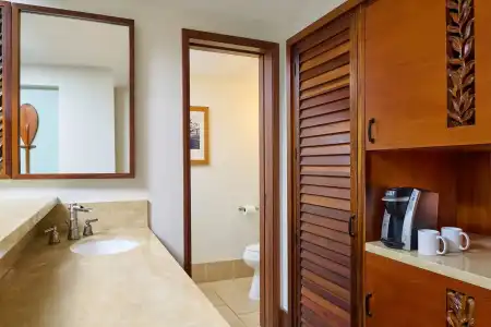 Royal Lahaina Resort & Bungalows - 37