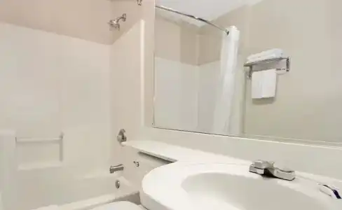 Microtel Inn & Suites by Wyndham Albuquerque West - 35