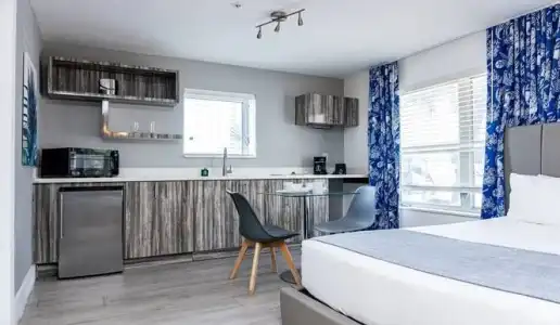 Beachside All Suites - 54