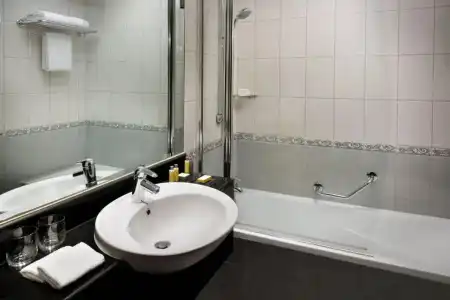 Dubai Marriott Harbour & Suites - 49
