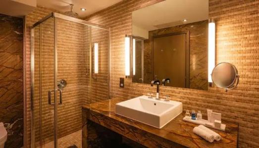 Radisson Blu Royal, - 61