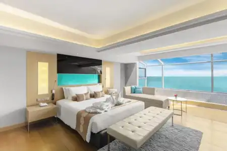 Royal Wing Suites & Spa Pattaya - 32