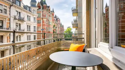 Neues Schloss Privat Zurich, Autograph Collection - 34