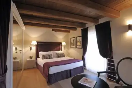 Trevi Palace Luxury Inn - 52
