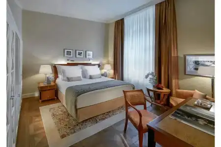 Mandarin Oriental, - 62