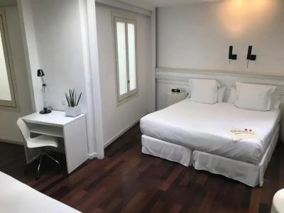 Chic & Basic Born Boutique - 5