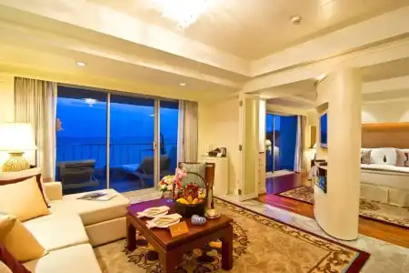Royal Wing Suites & Spa Pattaya - 6