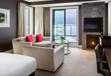 DoubleTree by Hilton Queenstown - 59