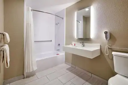SureStay by Best Western San Diego Pacific Beach - 10