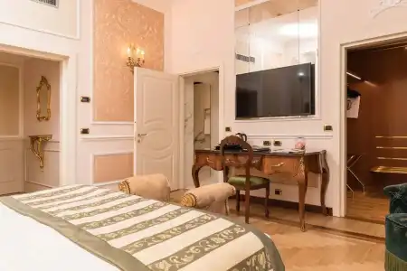Bernini Palace - 61