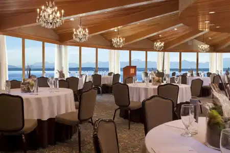 The Edgewater - 16