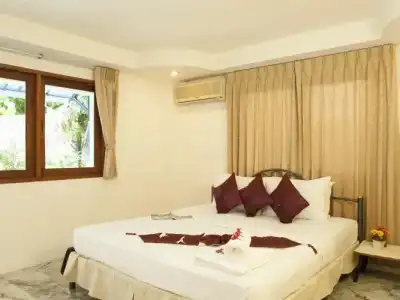Bangtao Varee Beach - 10