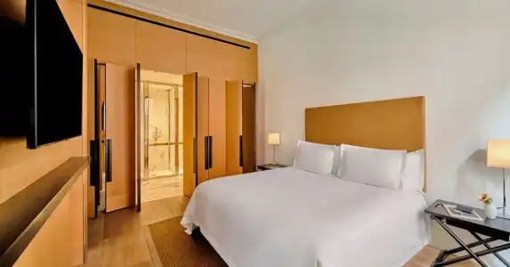The Mercer - 69